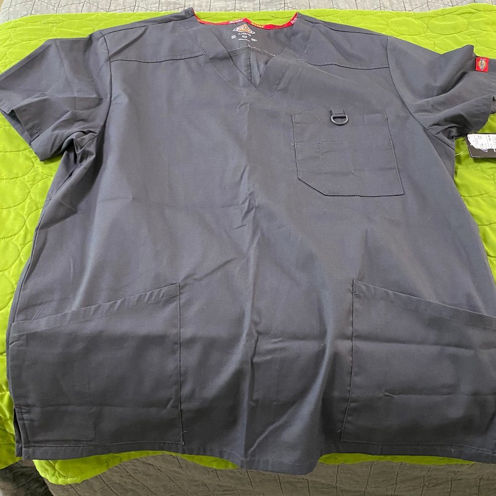 Dickies Men's Every day scrub top